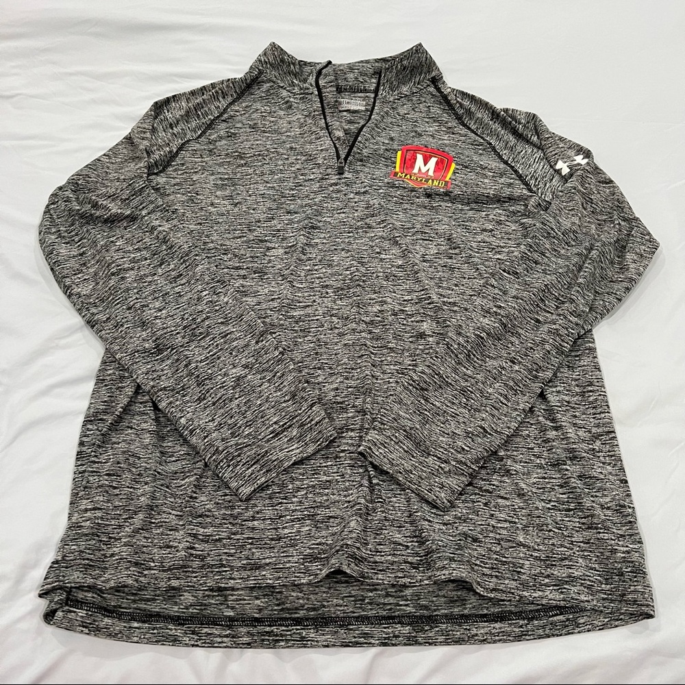 Under Armour Maryland 1/4 Zip pullover. Loose fit heat gear